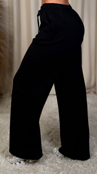 Eight joggingbuxur svartar