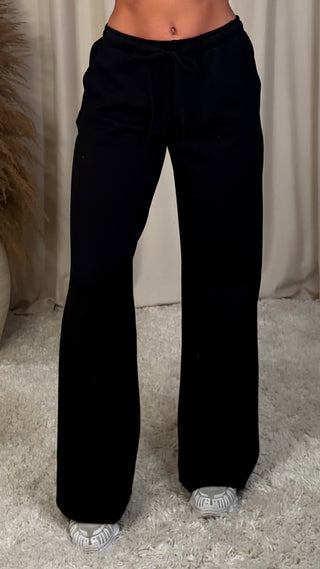 Eight joggingbuxur svartar