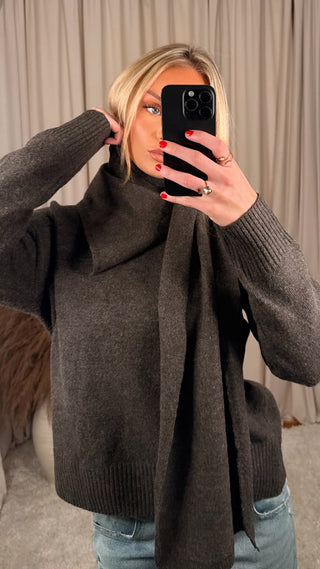 Lucc scarf peysa brún
