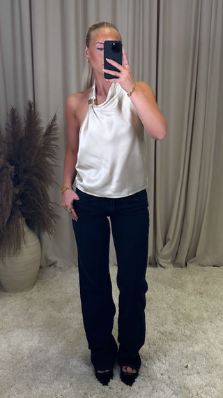 Klara bolur kremaður