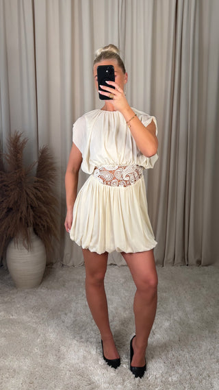 Lucy blúndu kjóll beige