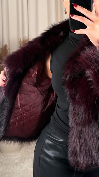 Elizabeth pels vínrauður