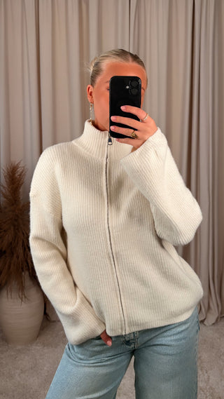 Lucc zip up peysa hvít