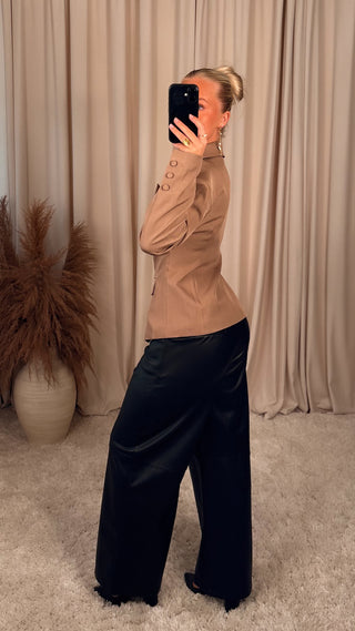 Moch shoulder pad jakki beige