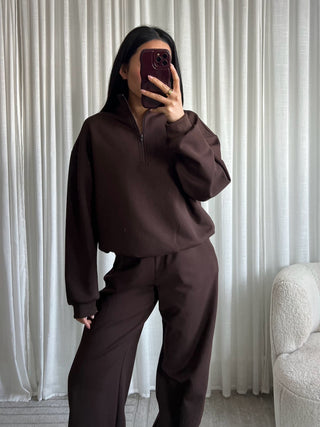 Eight joggingbuxur brúnar