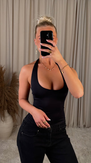 Vander halter-neck bolur svartur