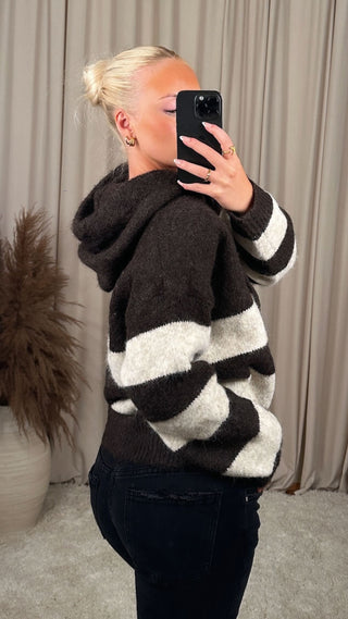 Alena peysa brúnn