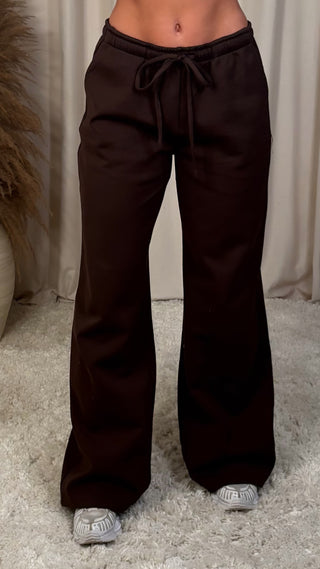 Eight joggingbuxur brúnar