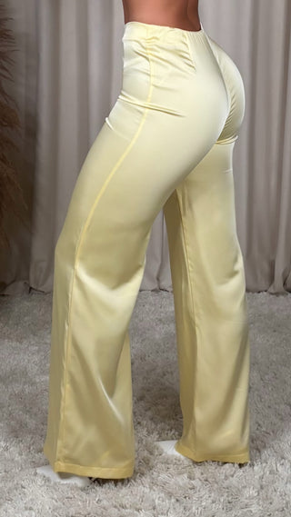 Eight satinbuxur gular