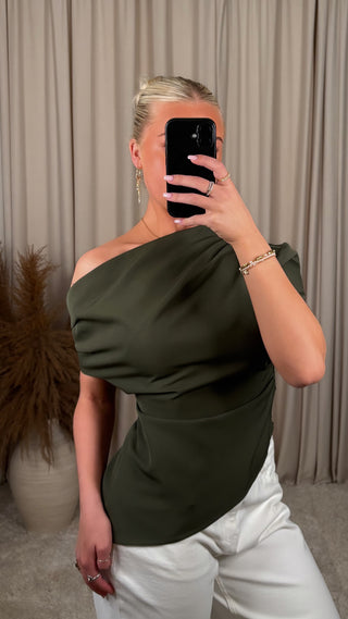 Eight off-shoulder bolur mosagrænn