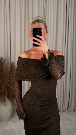 Lucy lace kjóll brúnn