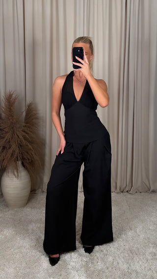 Eight halter top black