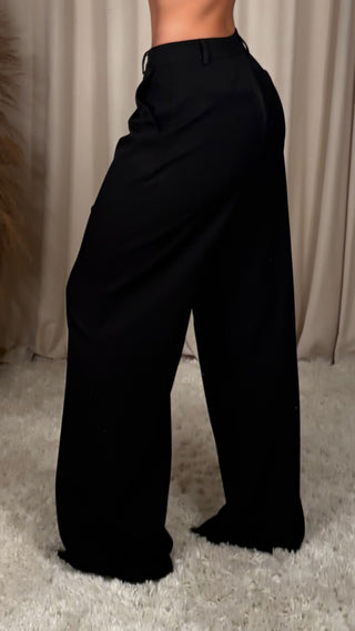 Eight TALL buxur svartar