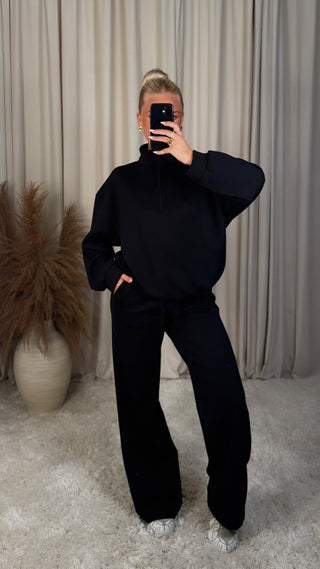 Eight joggingpeysa svört