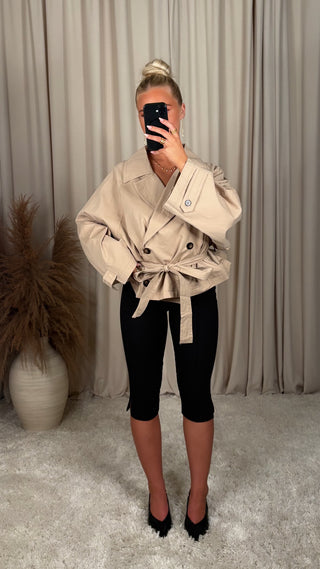 Eight oversize trench jakki