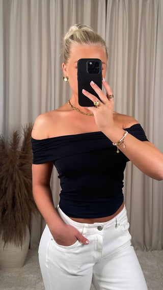 Angelina bolur svartur