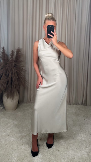 Daphne kjóll Beige