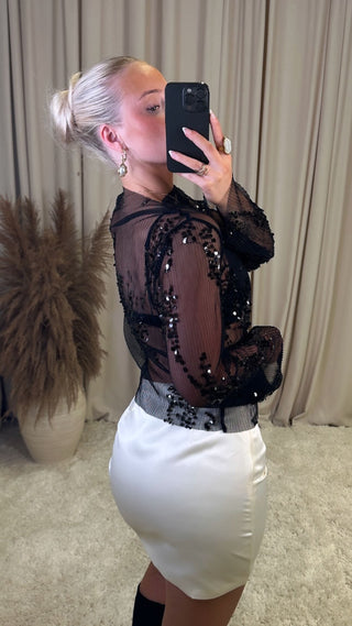 Adriana bolur svartur