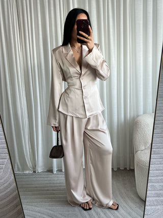 Eight satin-skyrtu jakki beige