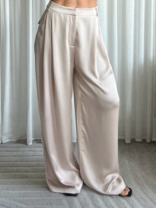 Eight satin-dragtarbuxur beige